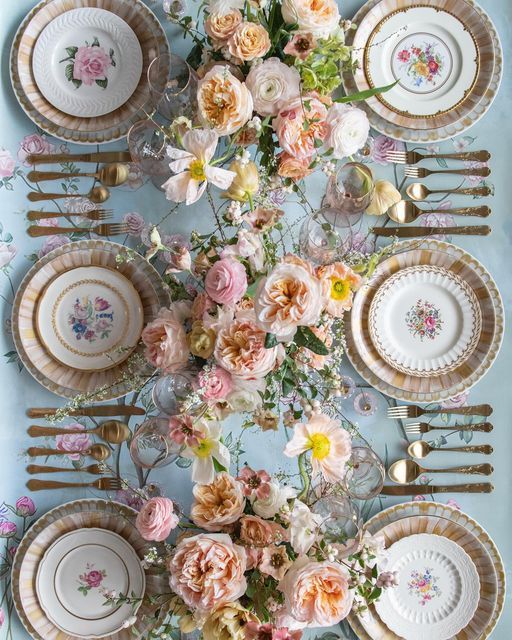 Rococo party tablescape