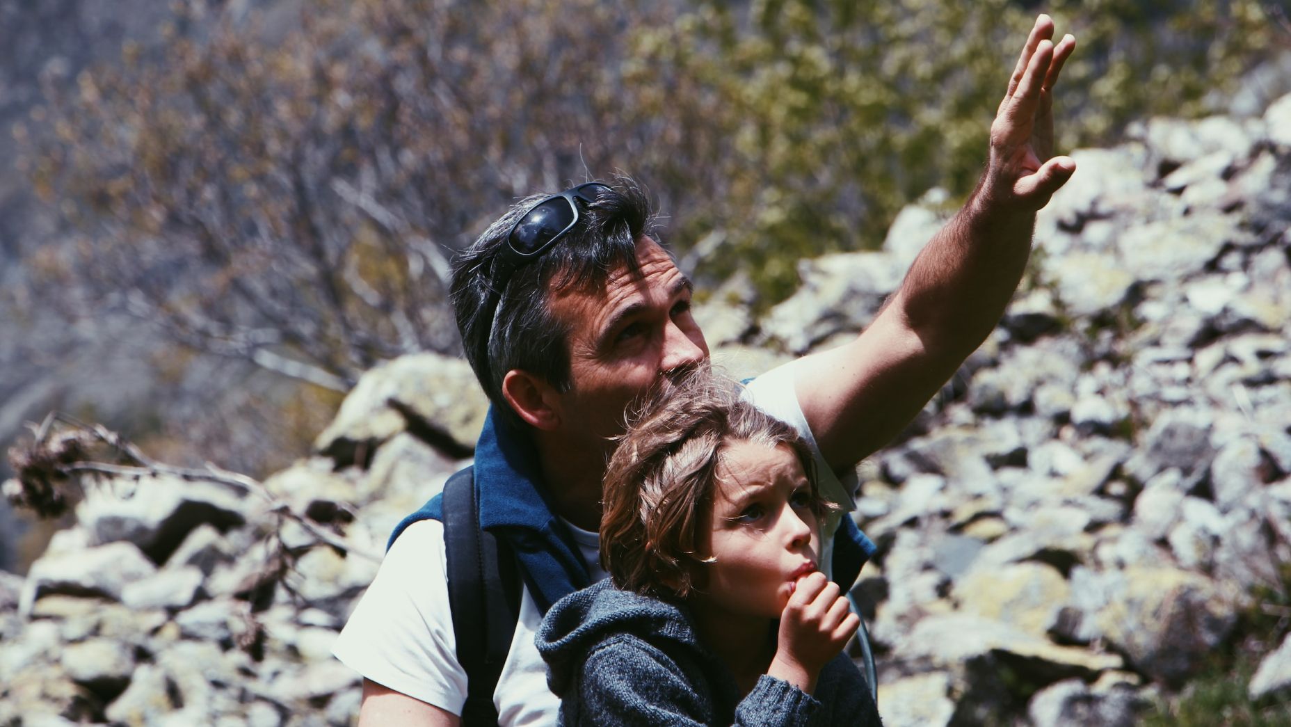 dad child hiking